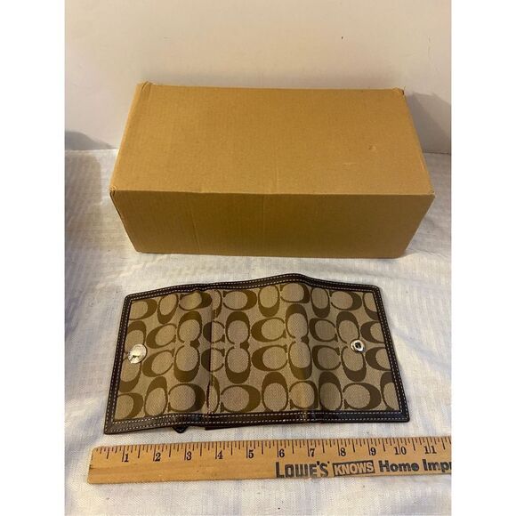 Coach signature 5x4” beige wallet snap - Picture 5 of 8